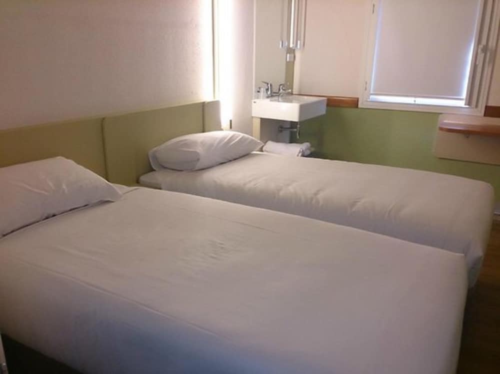 Ibis Budget Dandenong 36/65