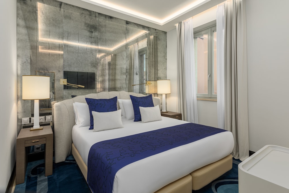 Room Mate Collection Filippo, Rome Fontana di Trevi 10/48