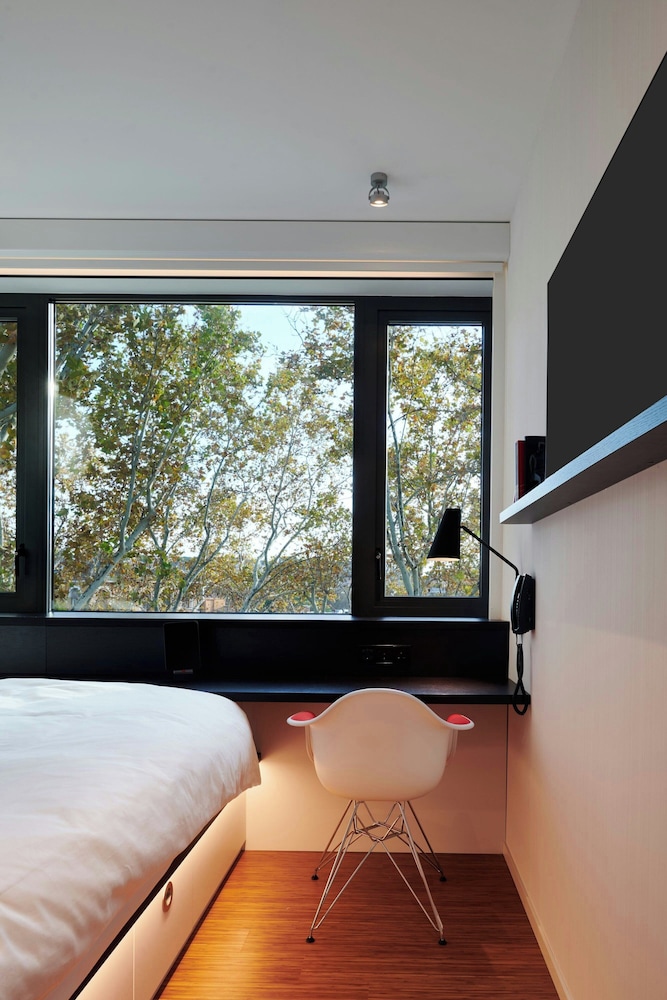 ROOM, KING BED, HIGH FLOOR