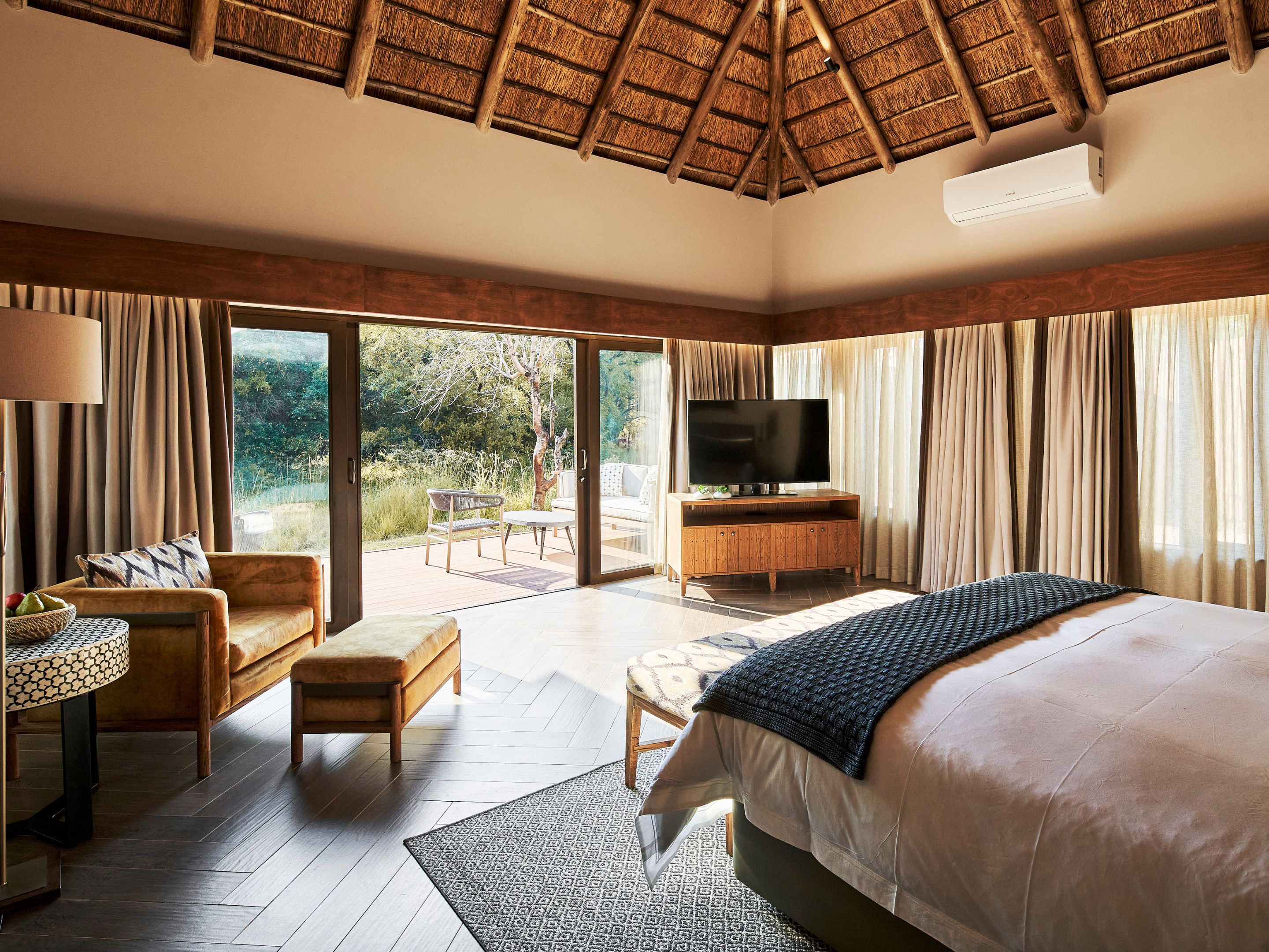 Luxury, Suite