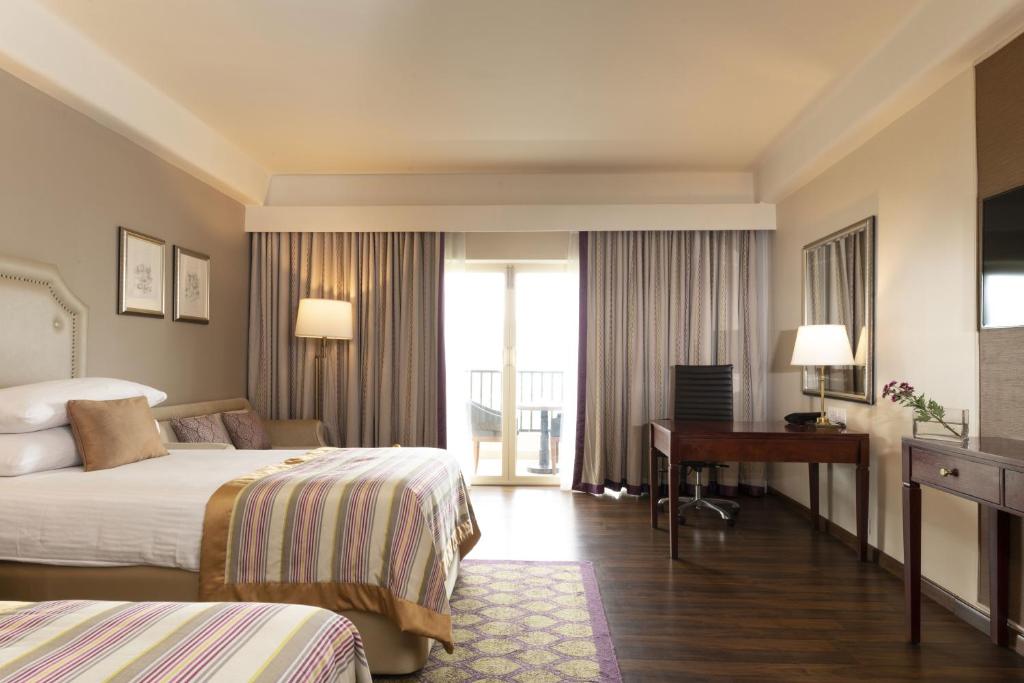 Taj Club, Twin Beds, City View