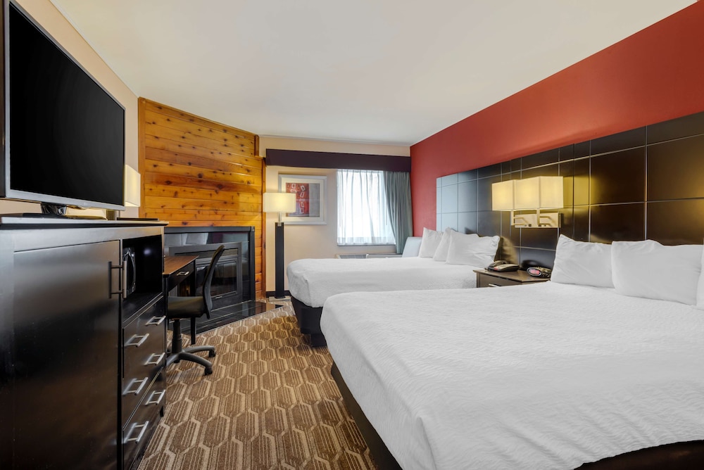 Best Western Plus Poconos Hotel 22/43
