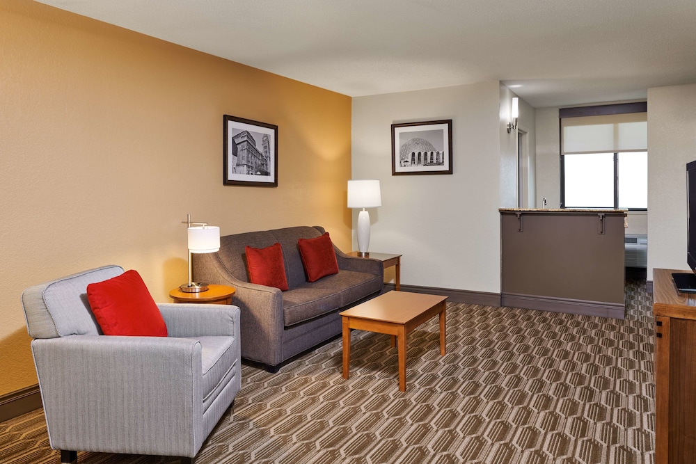 Best Western Plus Milwaukee Airport Hotel & Conference Center 15/39