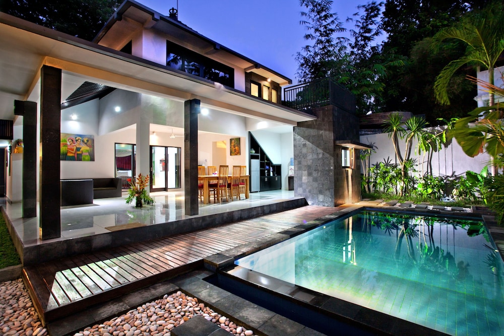 SAMAJA BEACHSIDE VILLAS 9/76