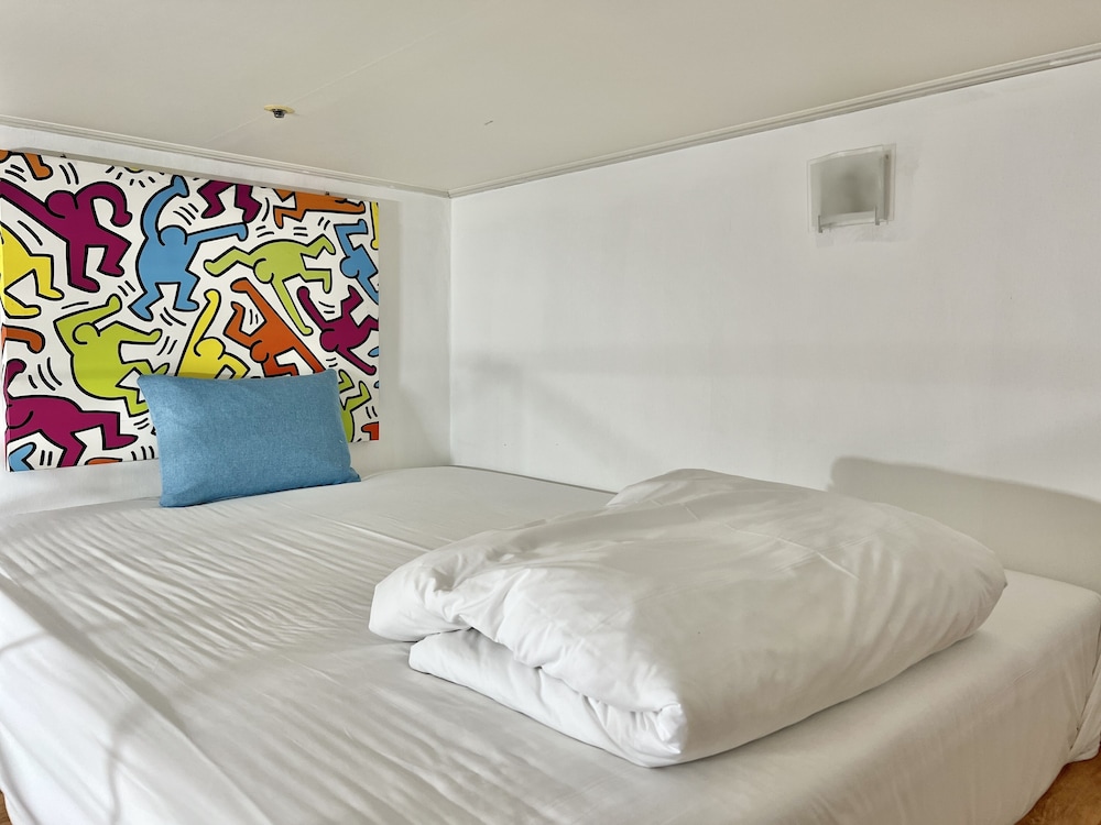 STANDARD, TWIN BEDS
