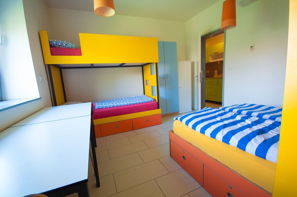 Simbol Rooms 33/41
