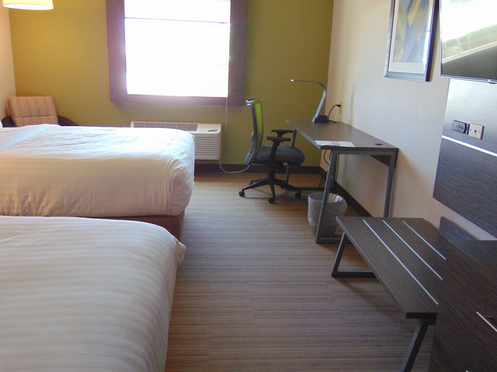 Holiday Inn Express Suites Boynton Beach West 28/71