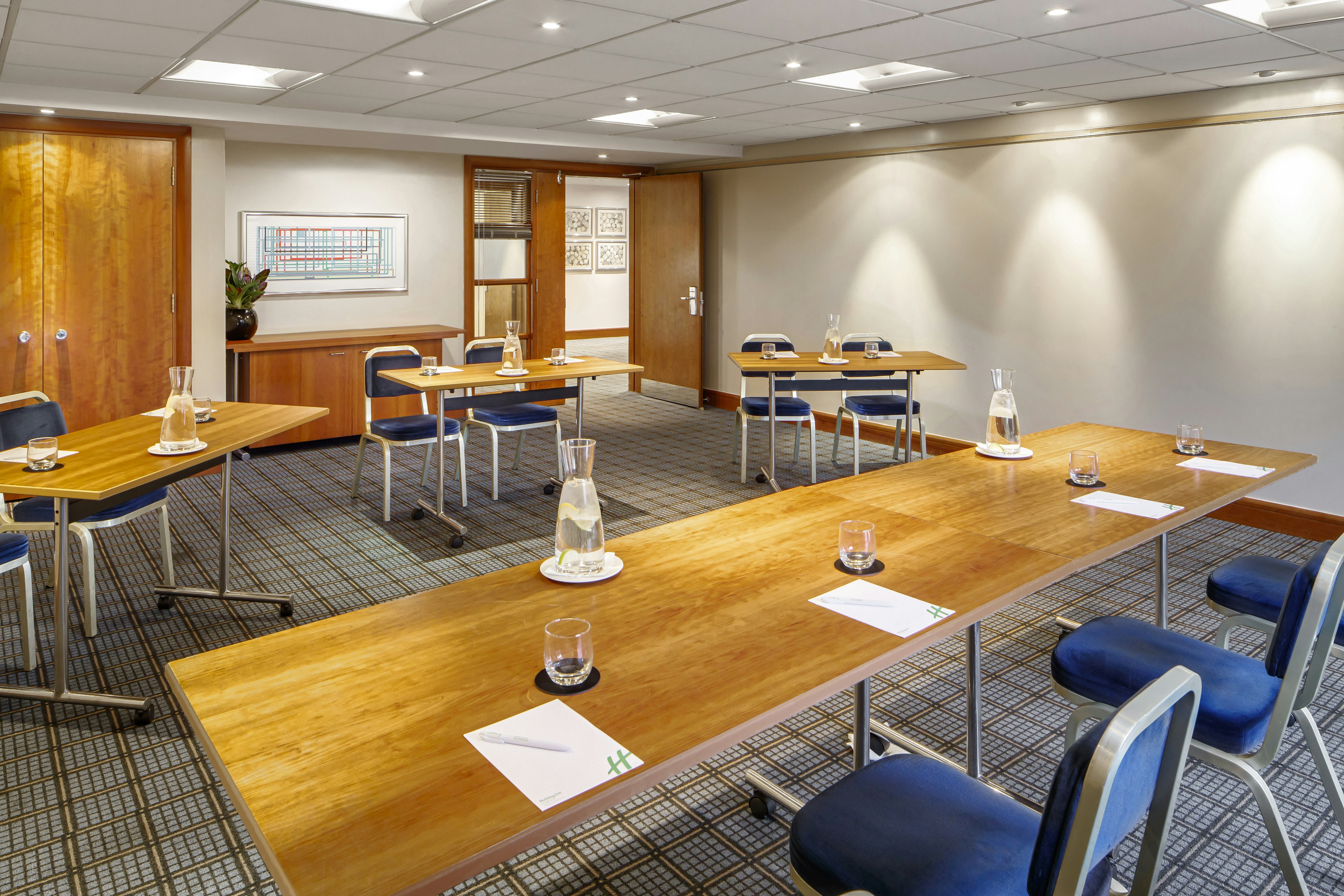HOLIDAY INN BASINGSTOKE 36/45
