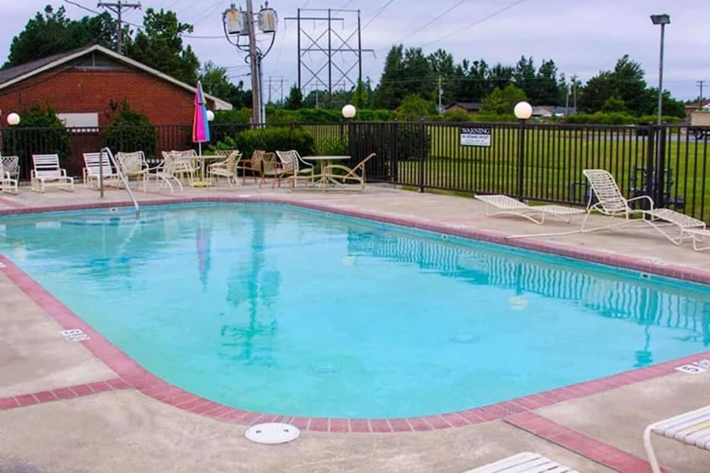 Fortune Inn And Suites Newport 30/50