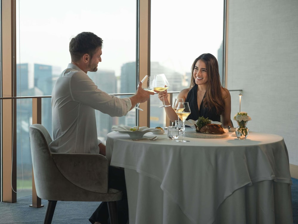 Swissotel The Stamford 5/50
