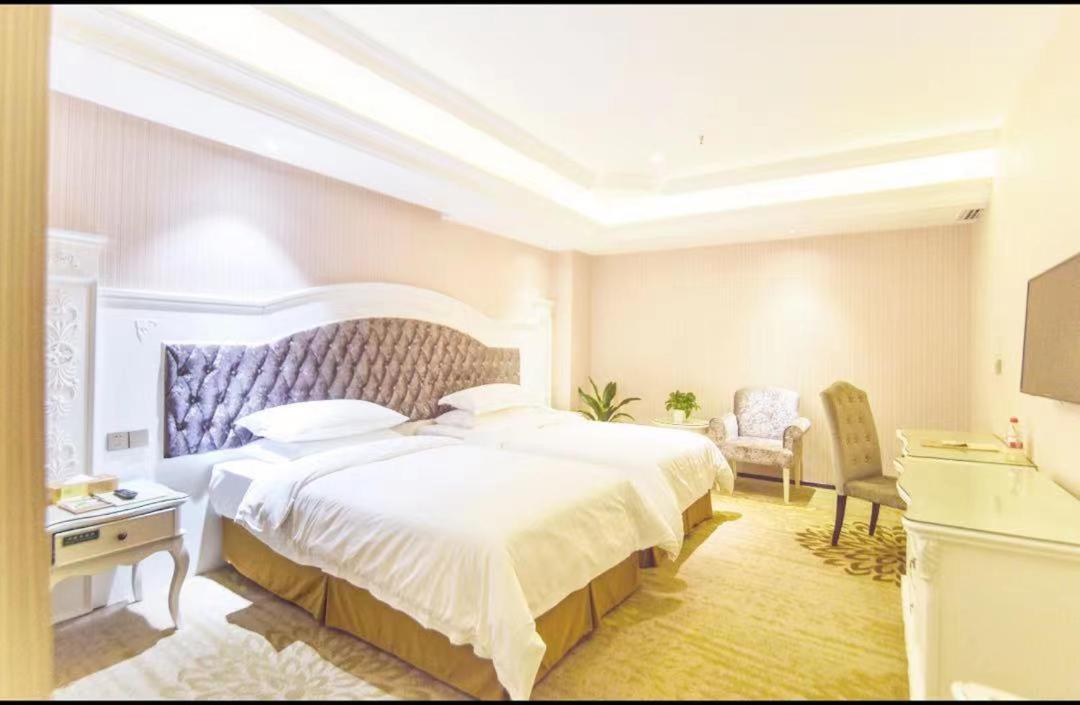 Vienna International Hotel (Guilin Wanda) 20/26