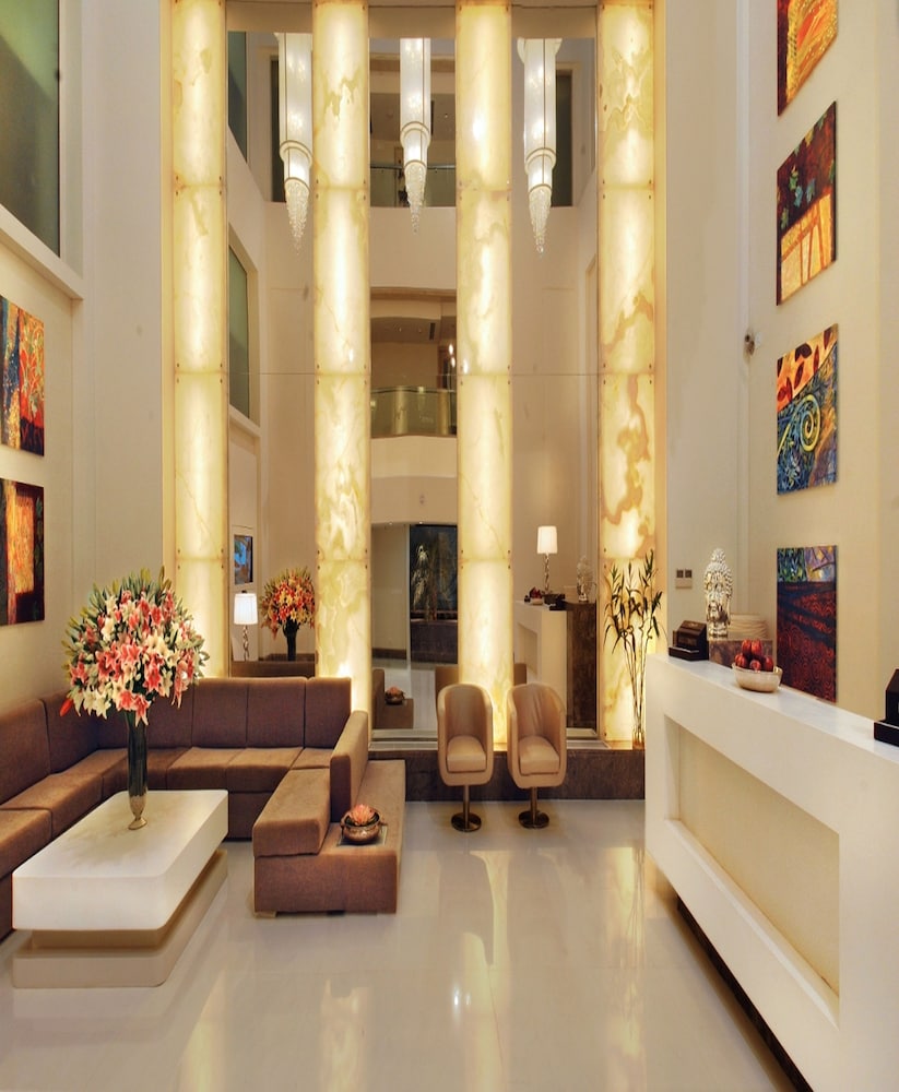 THE ASHTAN SAROVAR PORTICO 6/37