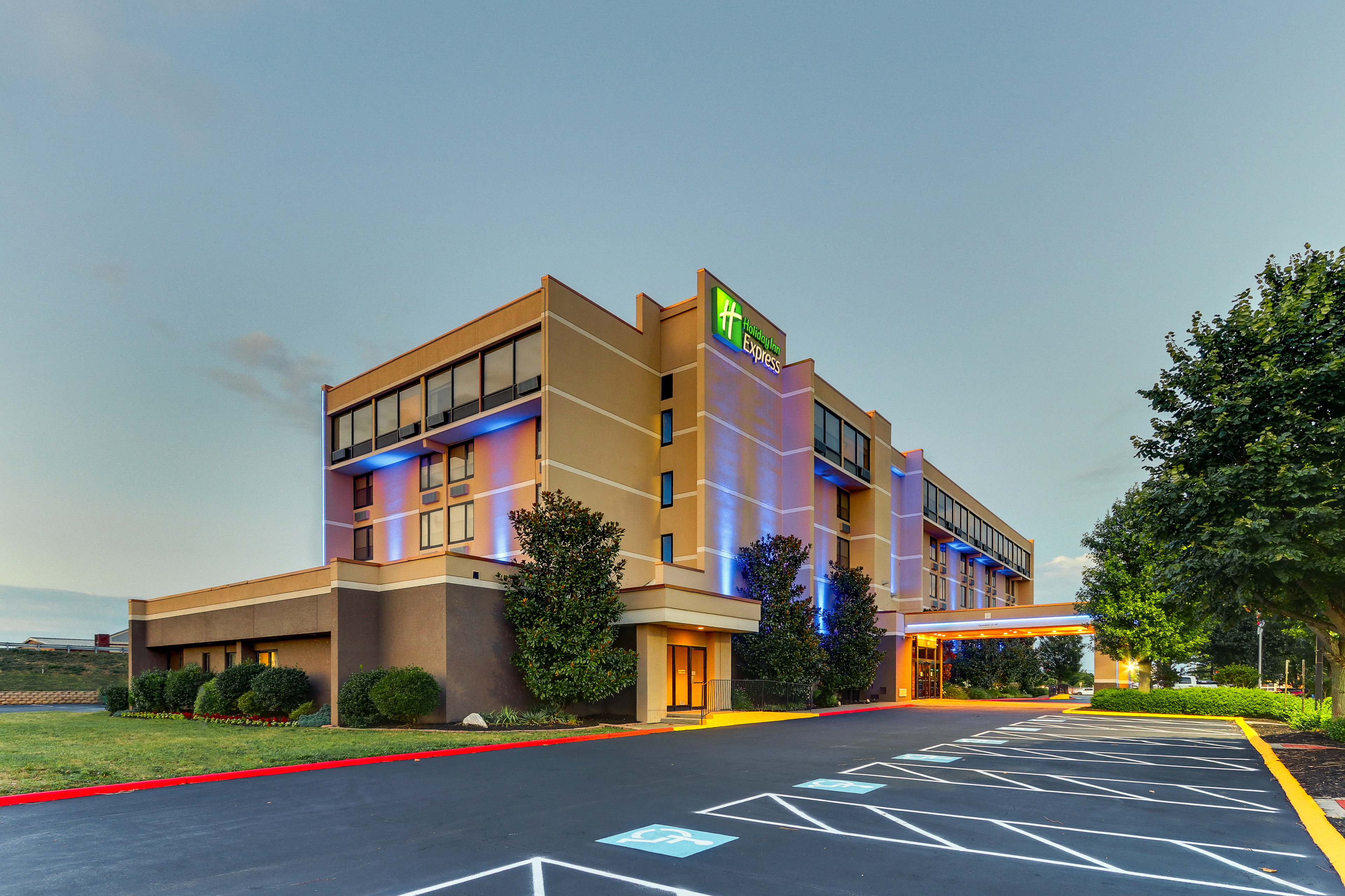 Holiday Inn Express Aberdeen Chesapeake House 57/58