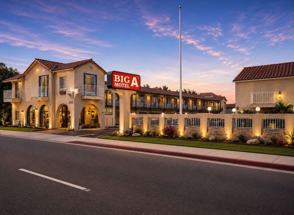 Big A Motel 2/49
