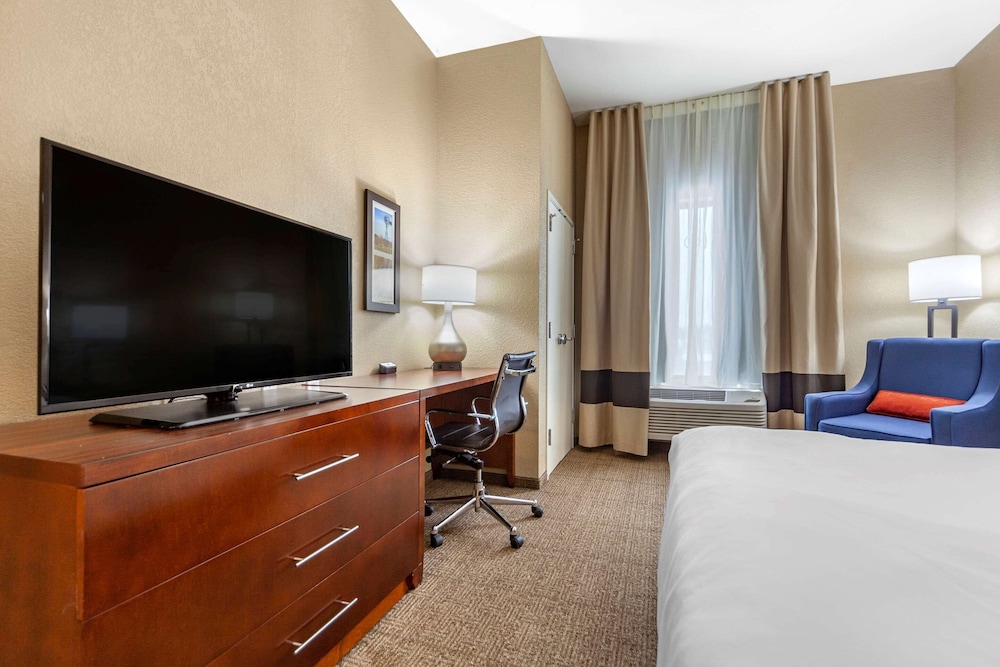 Comfort Inn & Suites Sidney I-80 39/49