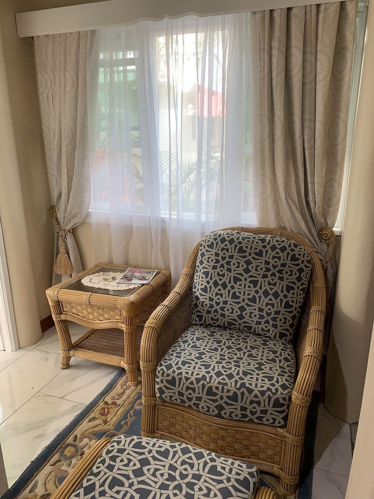 Rayon Hotel 28/48