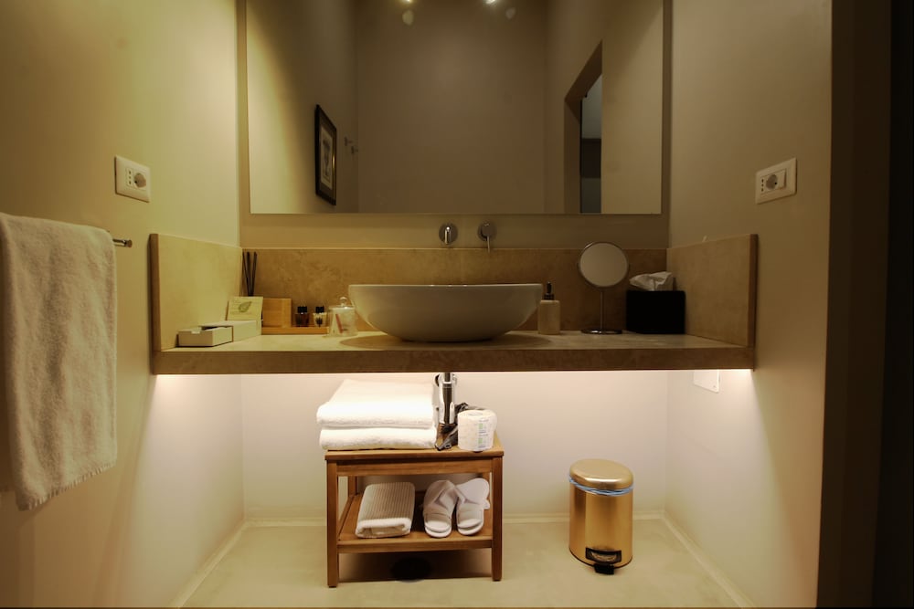 Domus 21 Luxury Suites 42/50