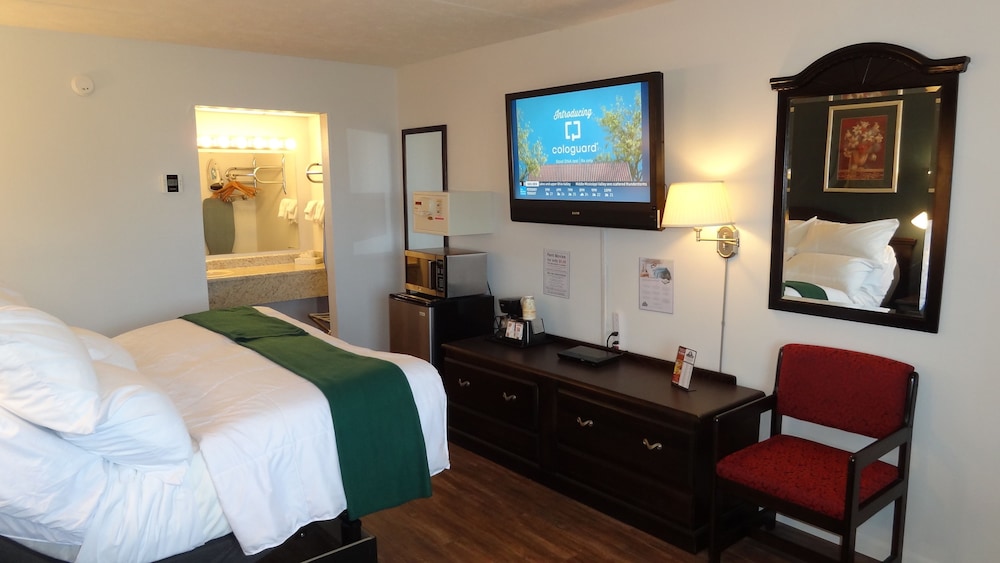 Baymont by Wyndham Petoskey 13/51
