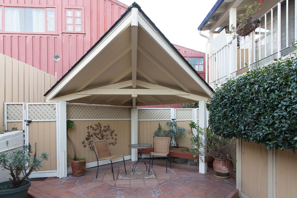 Inn By the Bay Monterey 5/56