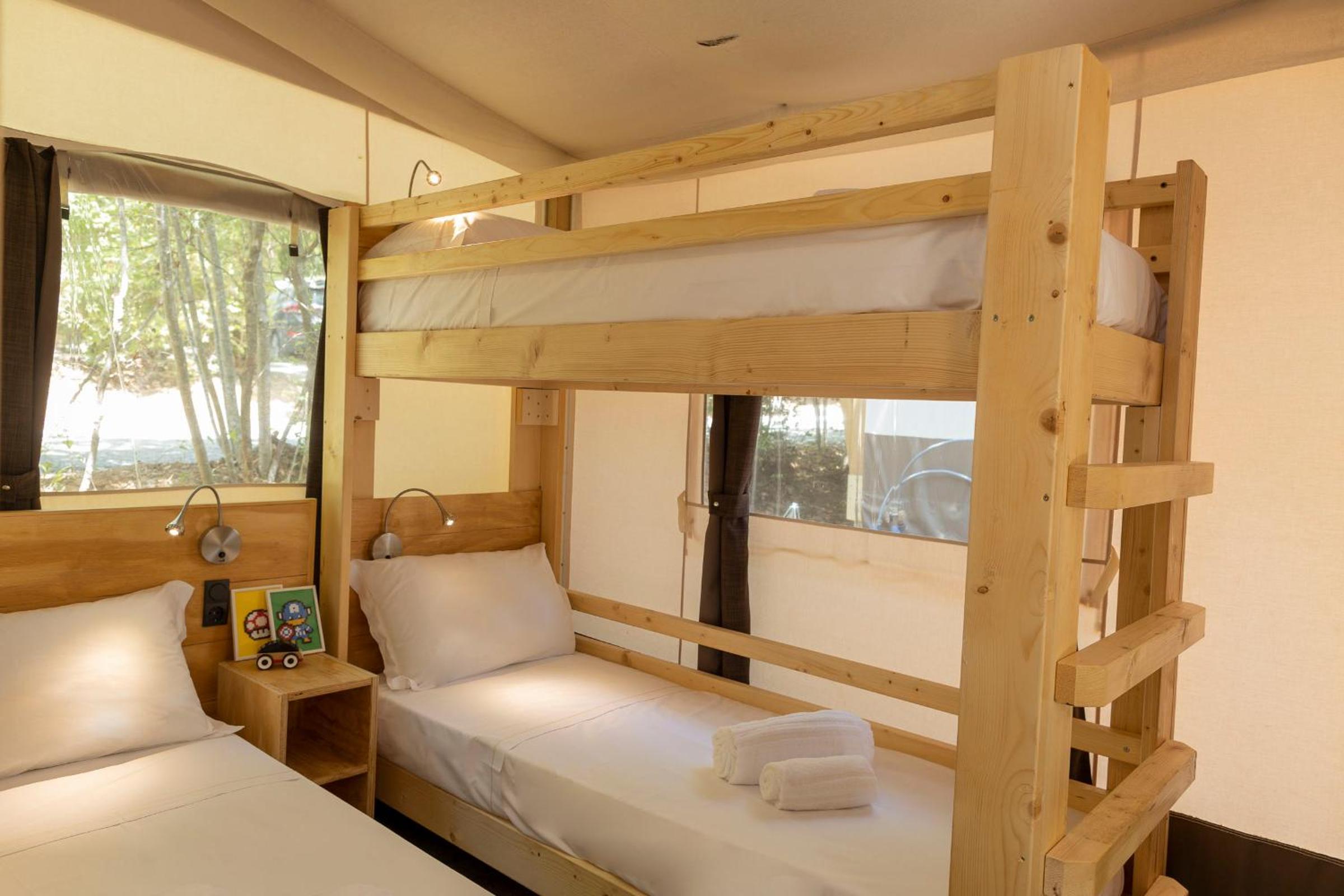 Yurt, Tent