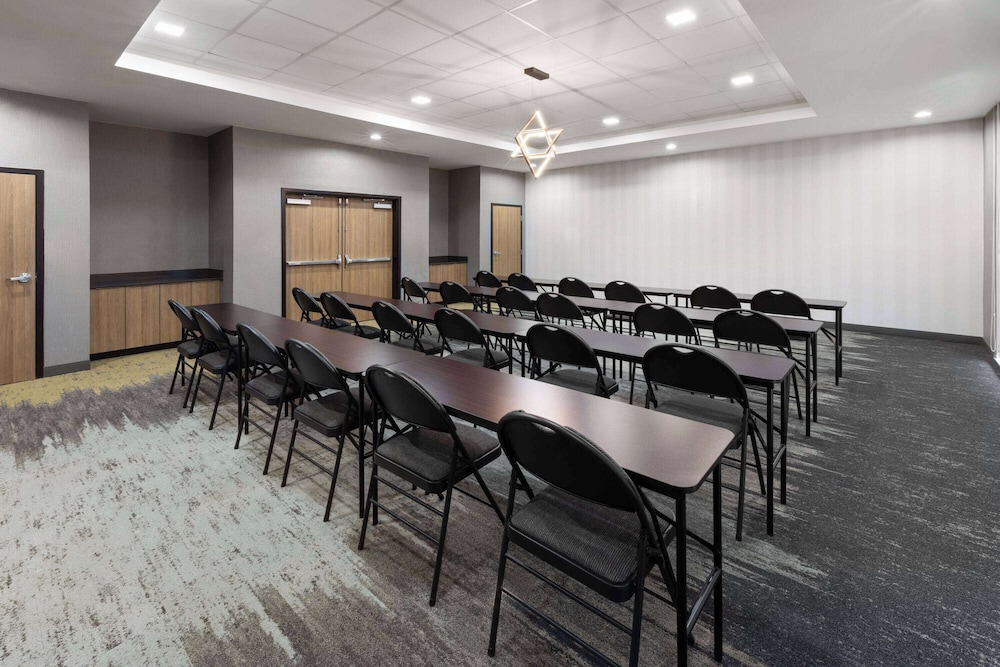 La Quinta Inn & Suites by Wyndham El Paso East Loop-375 20/27