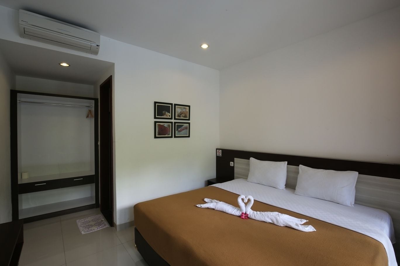 Room at Dewivilla Hotel, BALI