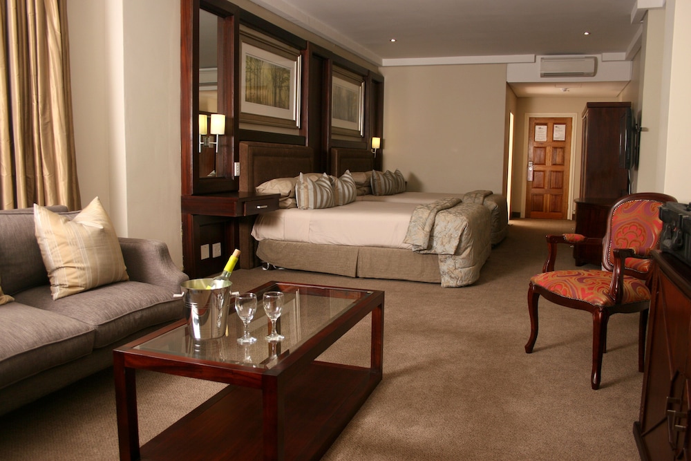 EXECUTIVE, SUITE