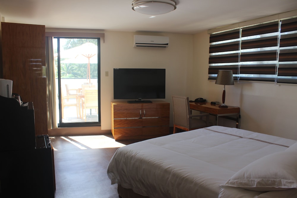 Saipan Beach Hotel 25/66