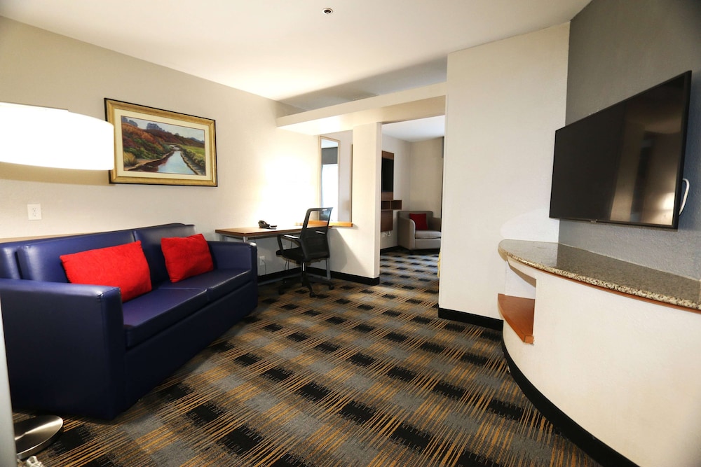 Baymont by Wyndham Lithia Springs Atlanta 16/28