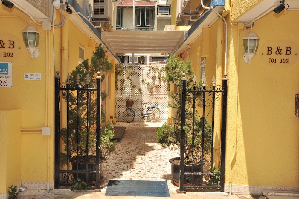 B&B Cheung Chau 1/81