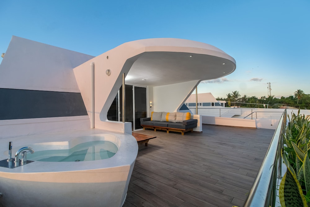 Puerto Plaza Las Terrenas 20/50