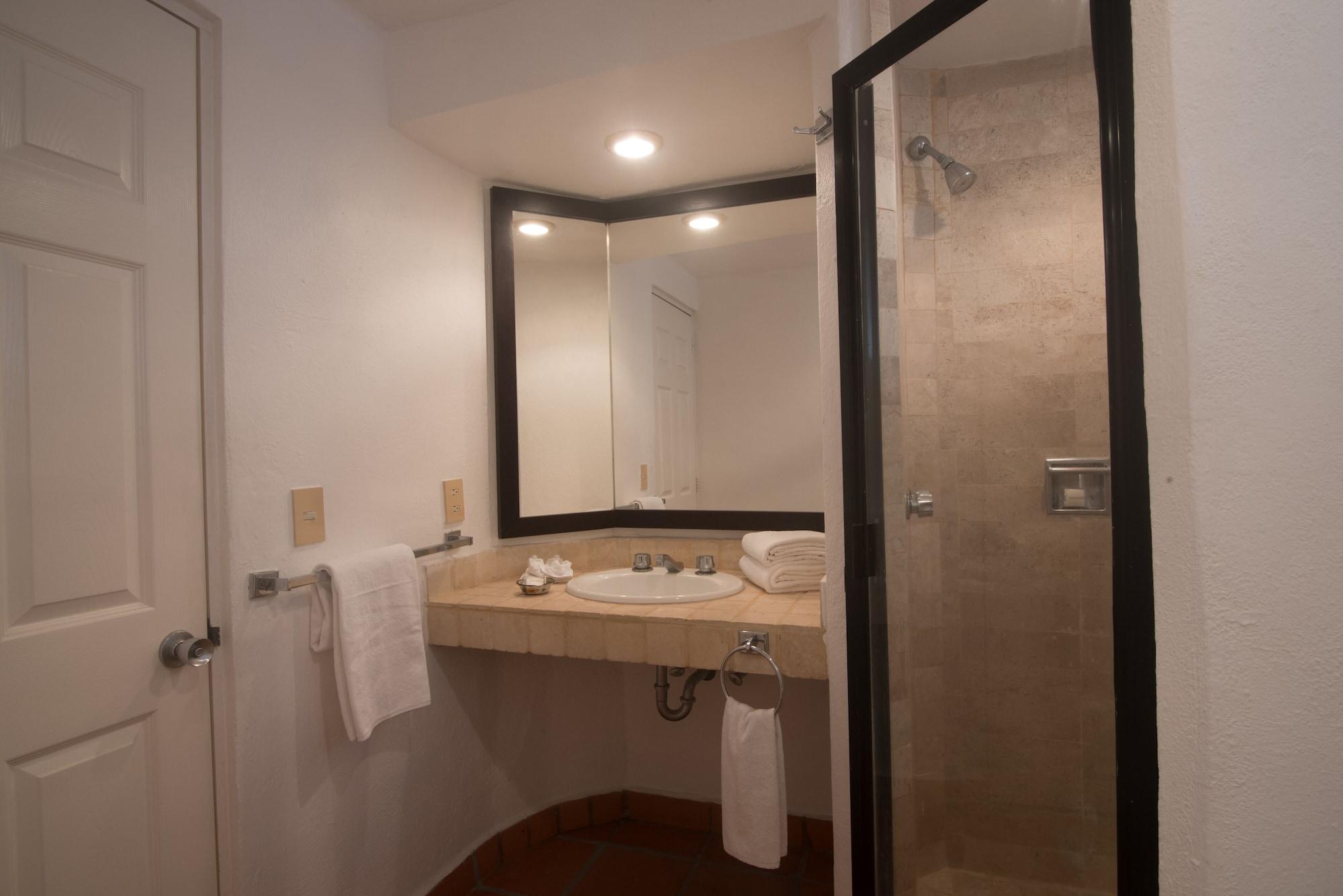 2 Bedrooms, Apartment, City View, One Beach Street Puerto Vallarta 4/5