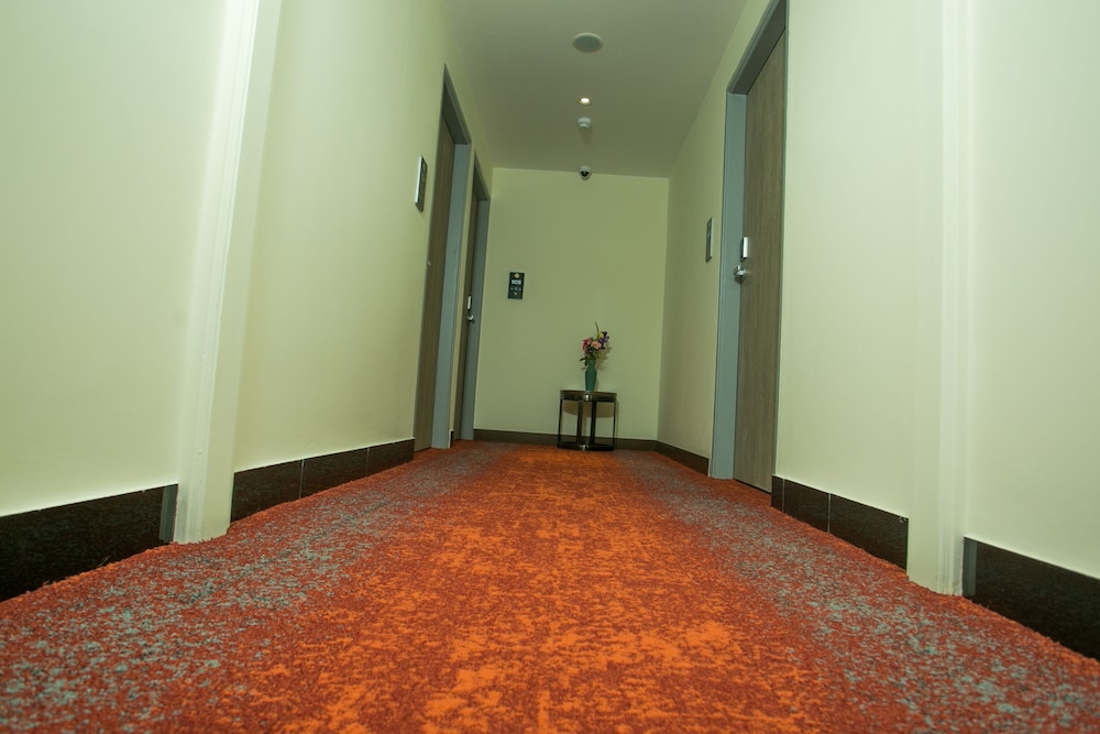 Hotel Omni Residency 45/51