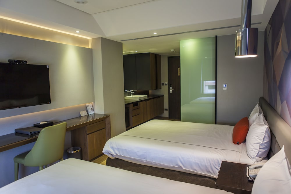 CHECK inn Taichung Wenxin Zhongqing 15/64
