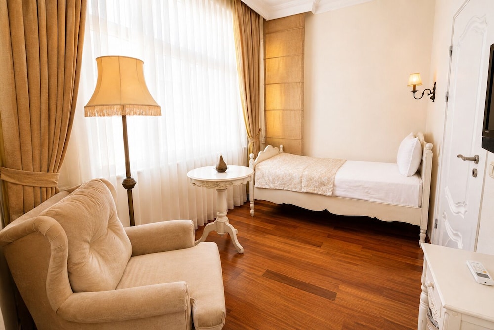 Hotel Sari Konak 31/48