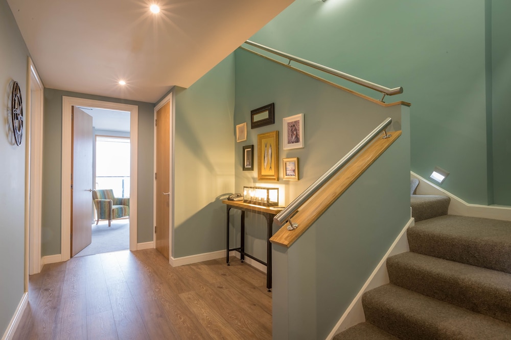Talbot Suites at Stonebridge 18/30