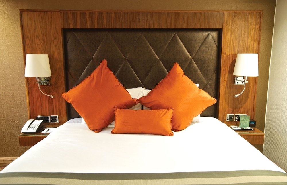 Frensham Pond Country House Hotel Spa 31/54