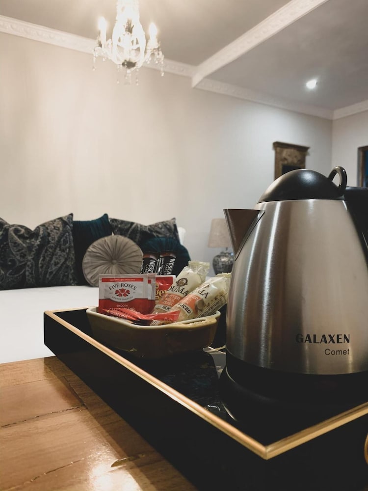 Danlee Overnight Accomodation 18/50