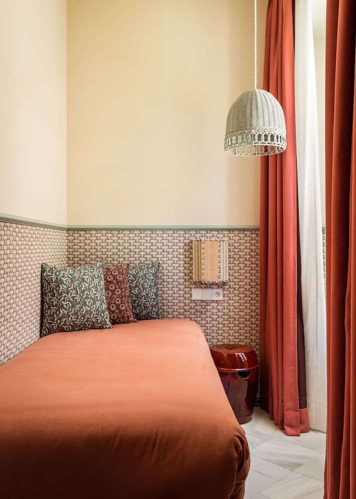 Hotel Abril 12/50