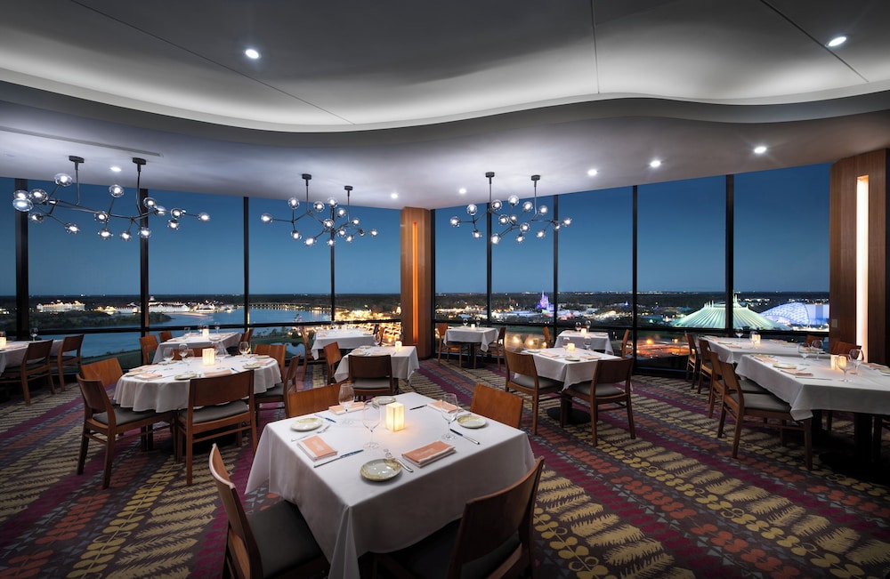 Disneys Contemporary Resort 32/50