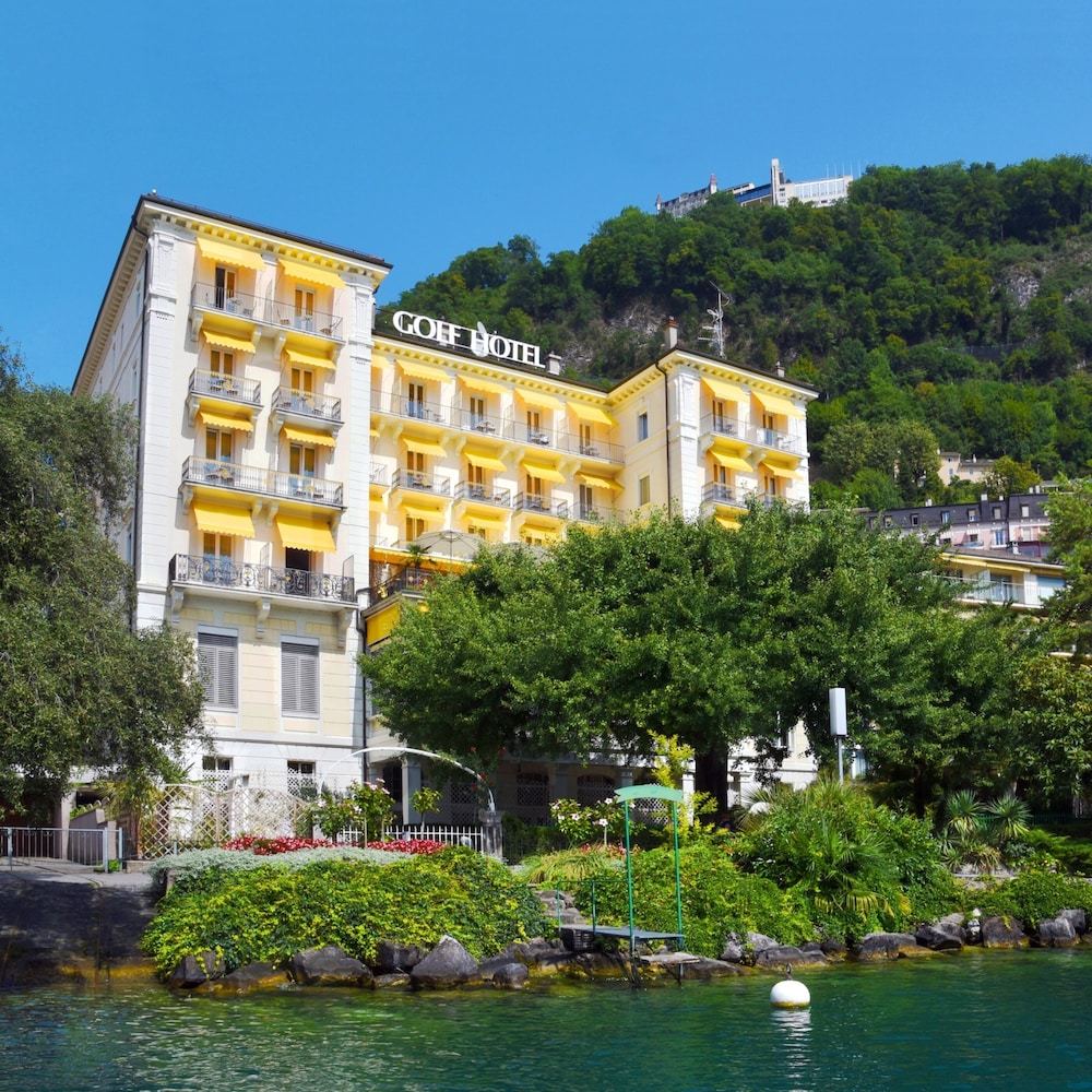 GOLF HOTEL RENE CAPT 4/67