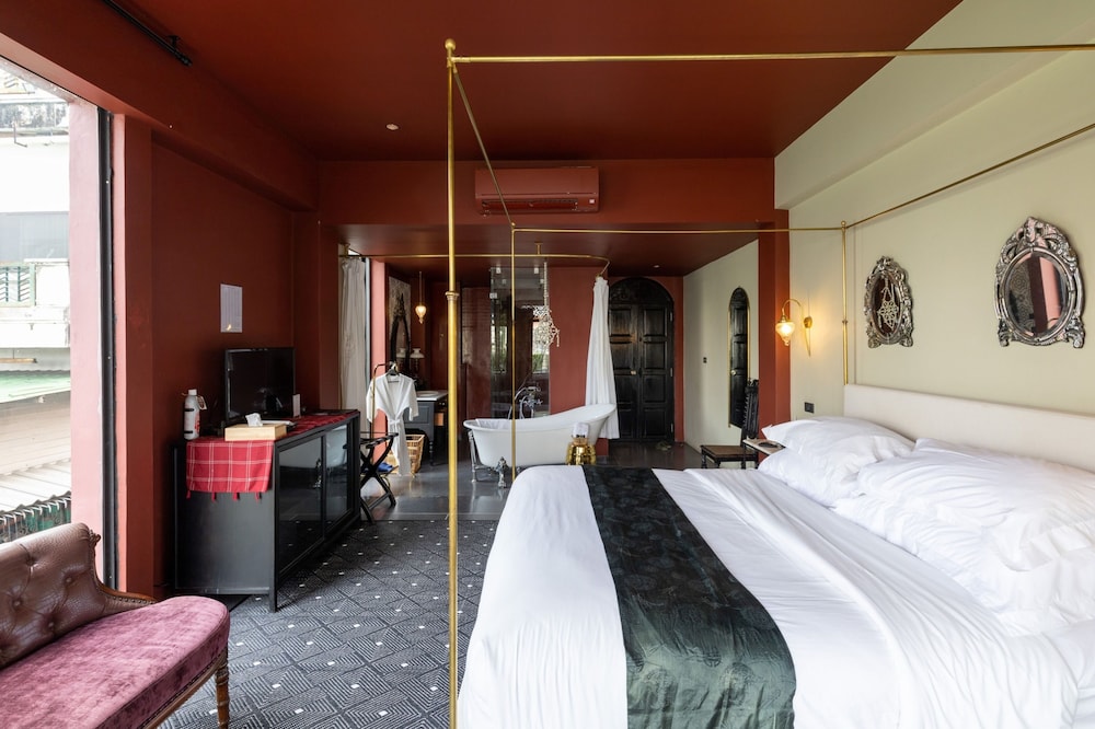 Amdaeng Bangkok Riverside Hotel 24/75