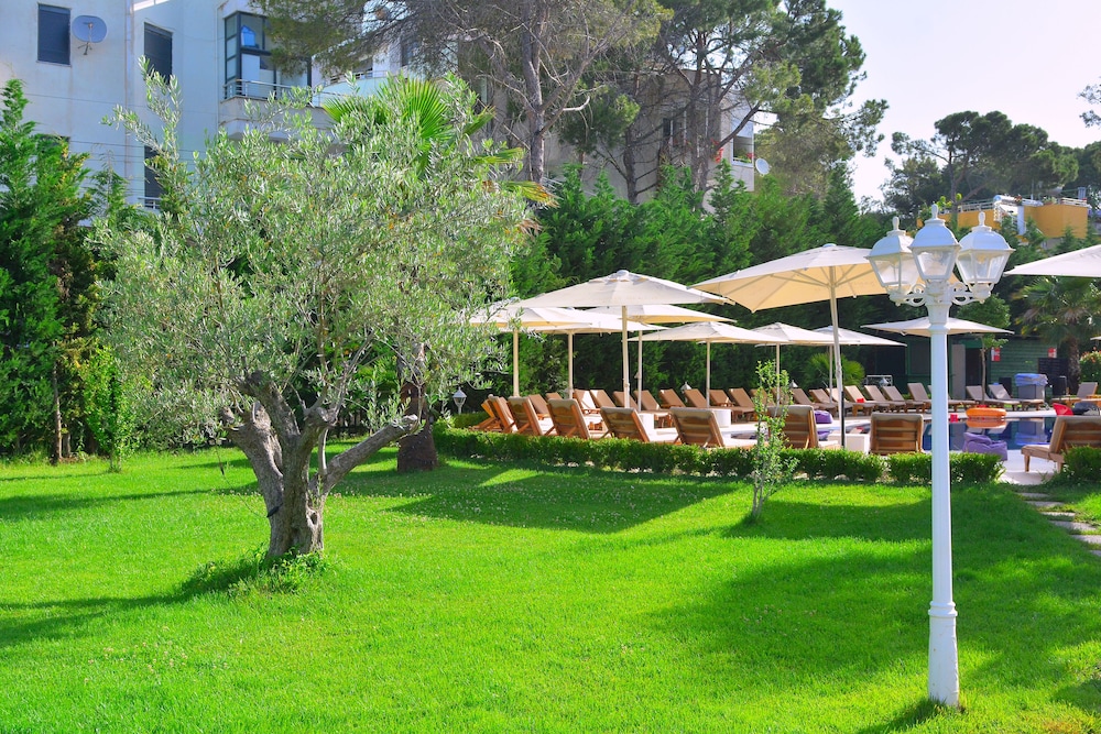 Sandy Beach Resort 67/74