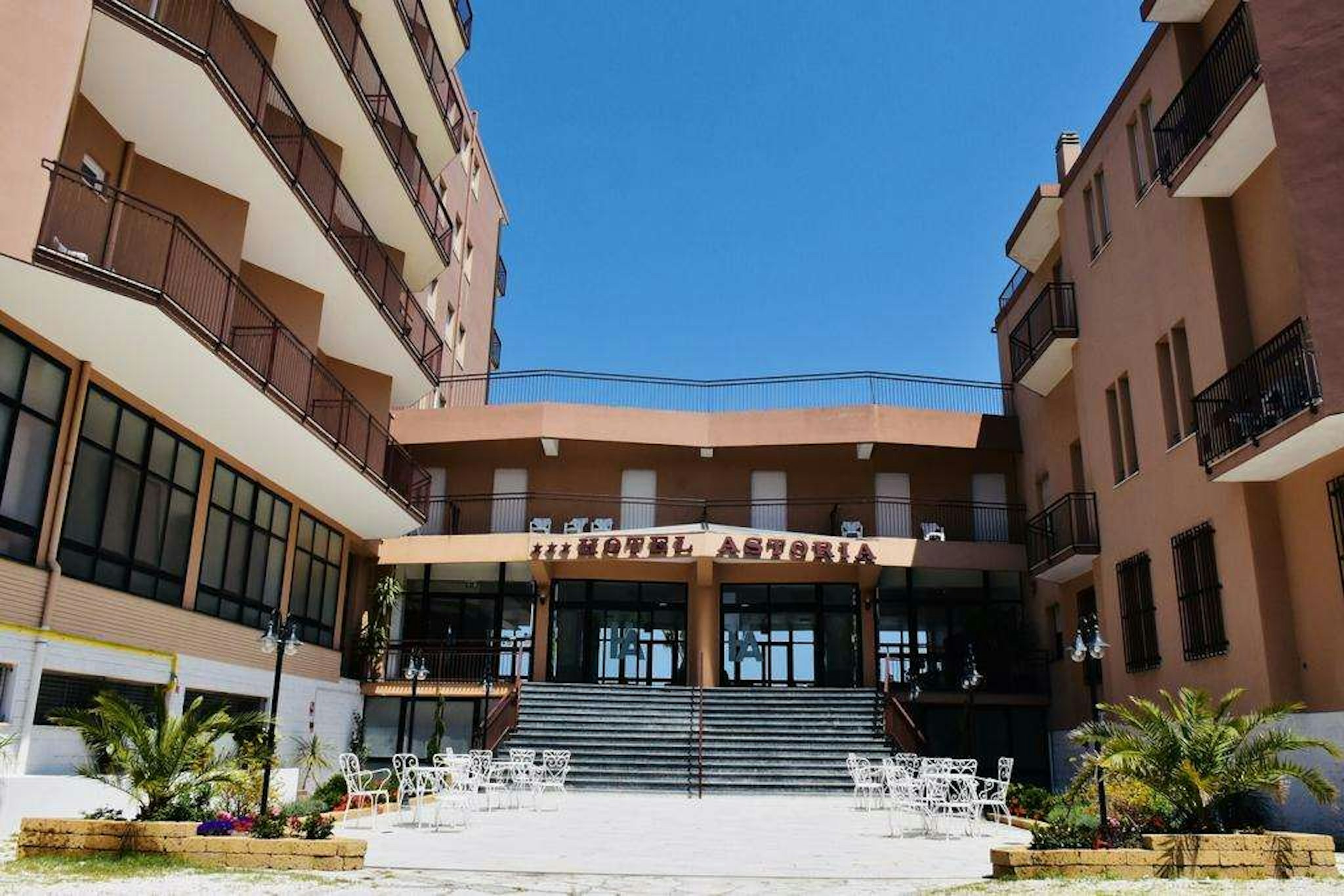 Astoria Beach Hotel 1/34