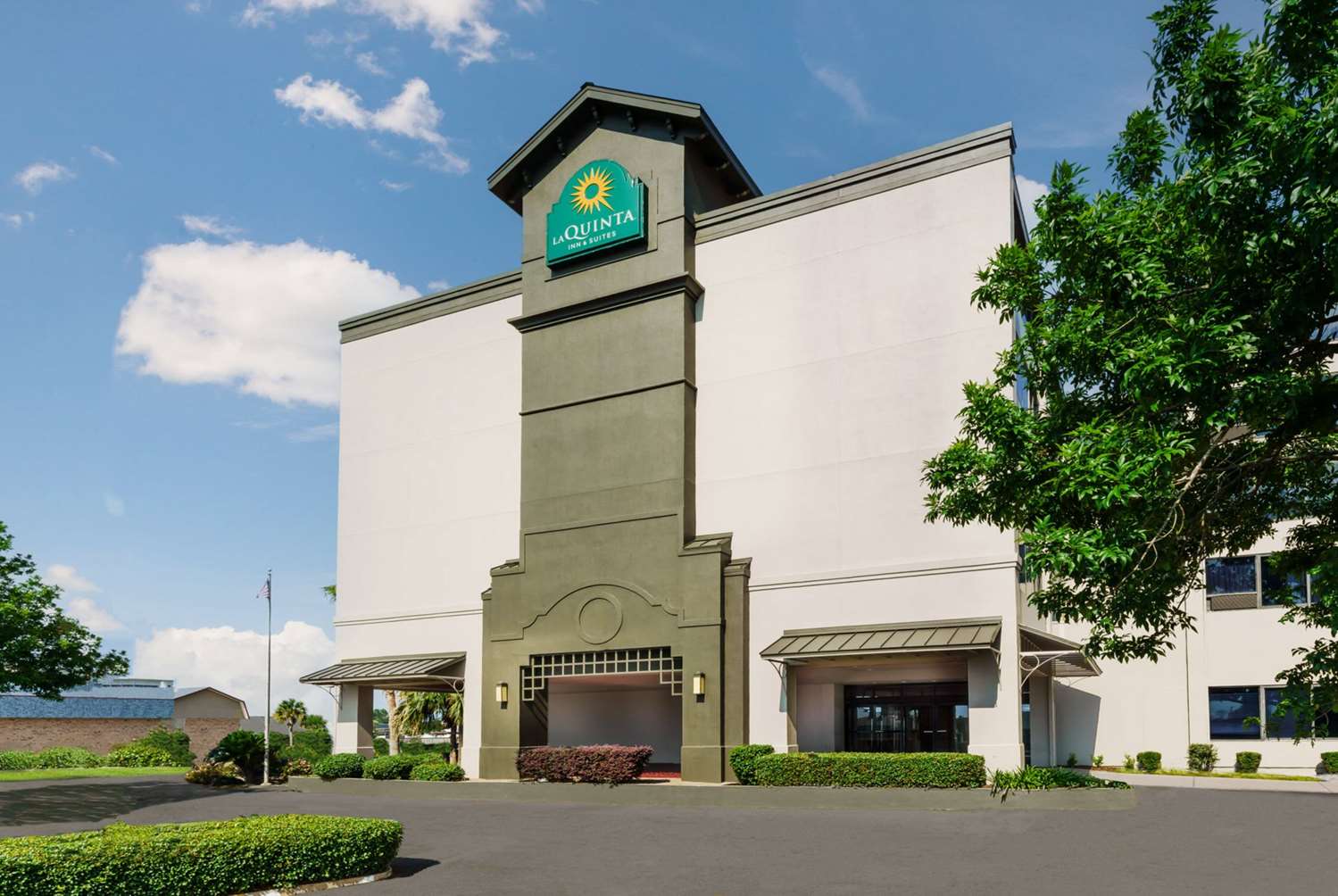 La Quinta Inn Suites New Orleans Airport 6/50