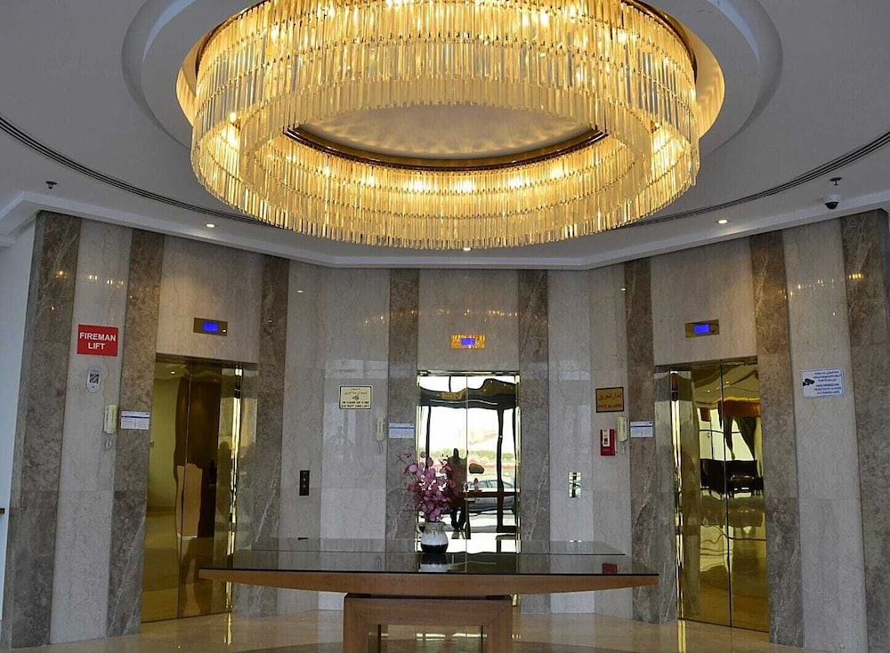 Wonder Palace Hotel 10/57