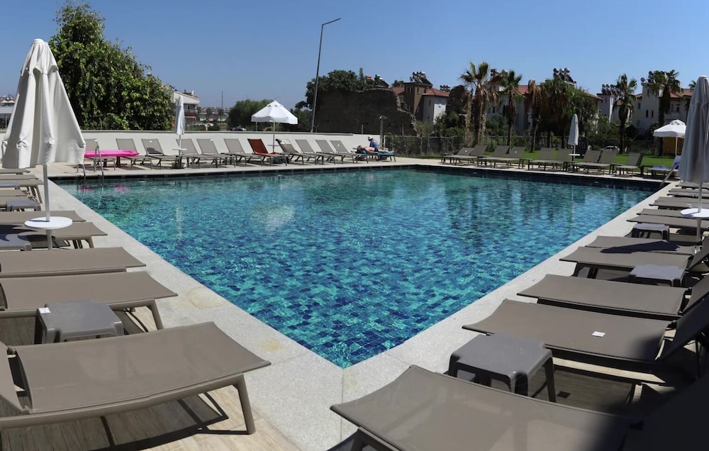 Side Square Hotel - Adults Only 34/40