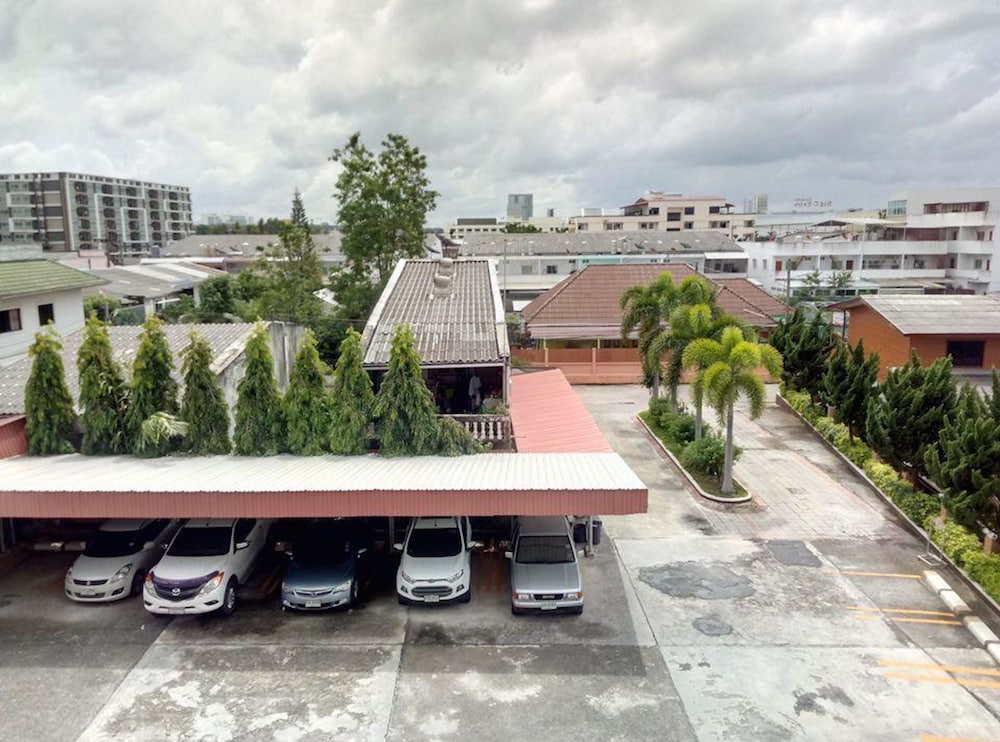 Pearl Place Hotel 40/48