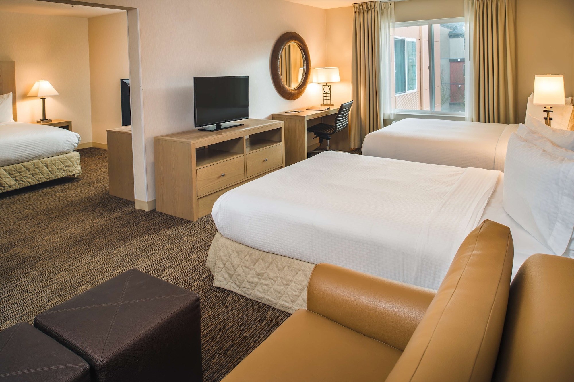 غرفة بسريرين كوين مع أريكة لذوي الإعاقة، DoubleTree by Hilton Olympia Downtown Capitol District 6/10