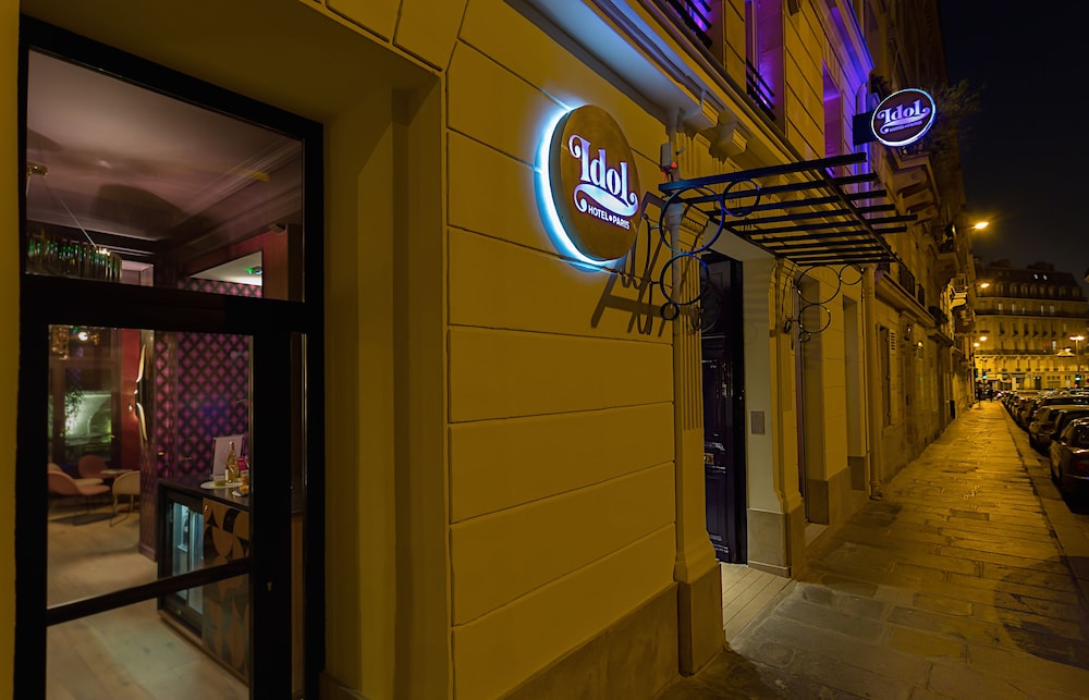 Idol Hotel 26/47